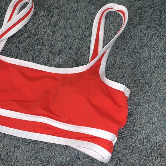 BRAND NEW DIPPIN DAISY’S BIKINI TOP - Picture 4 of 6